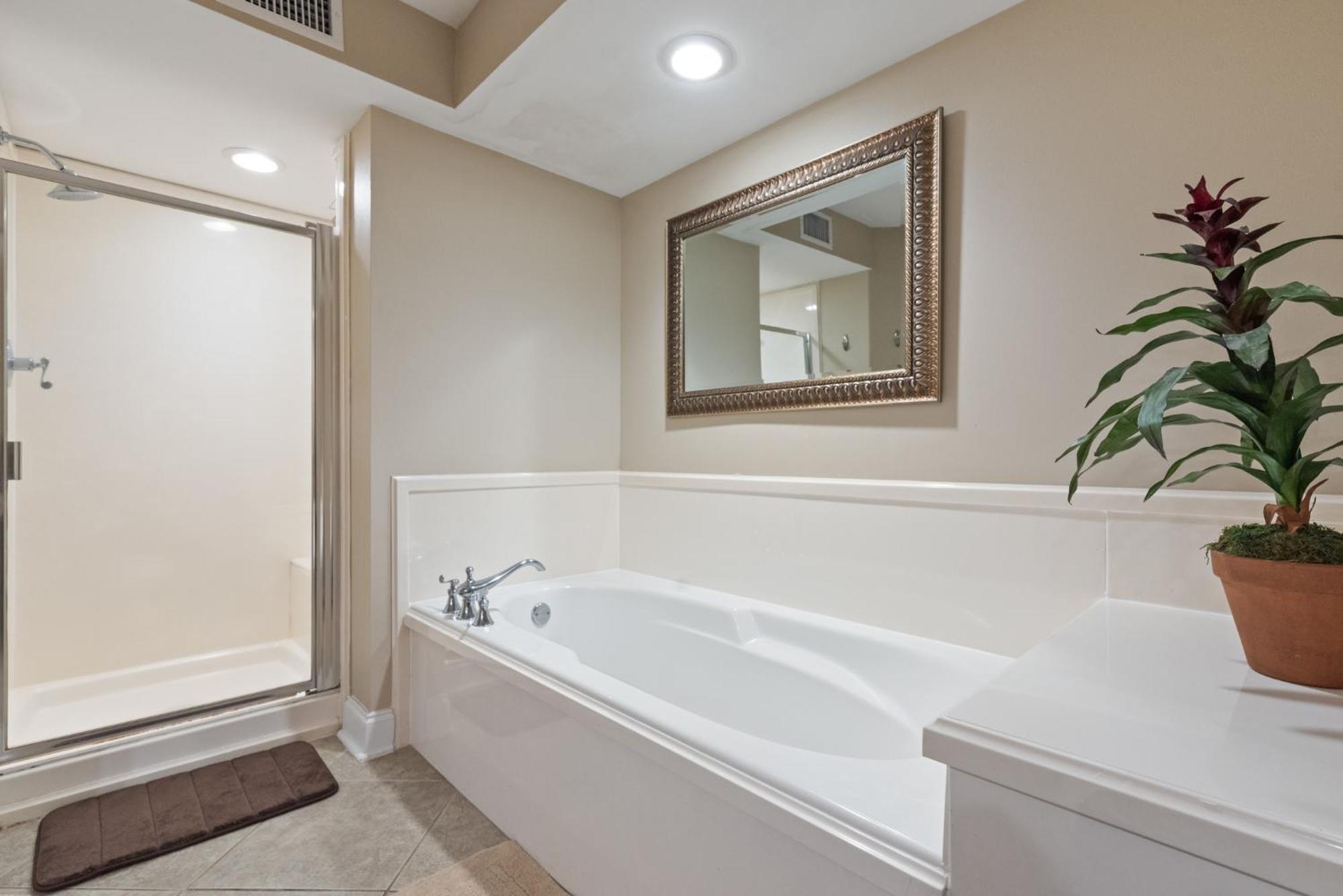 Fun 2 Bed/2 Bath Condo With Pool On Biloxi Beach 外观 照片